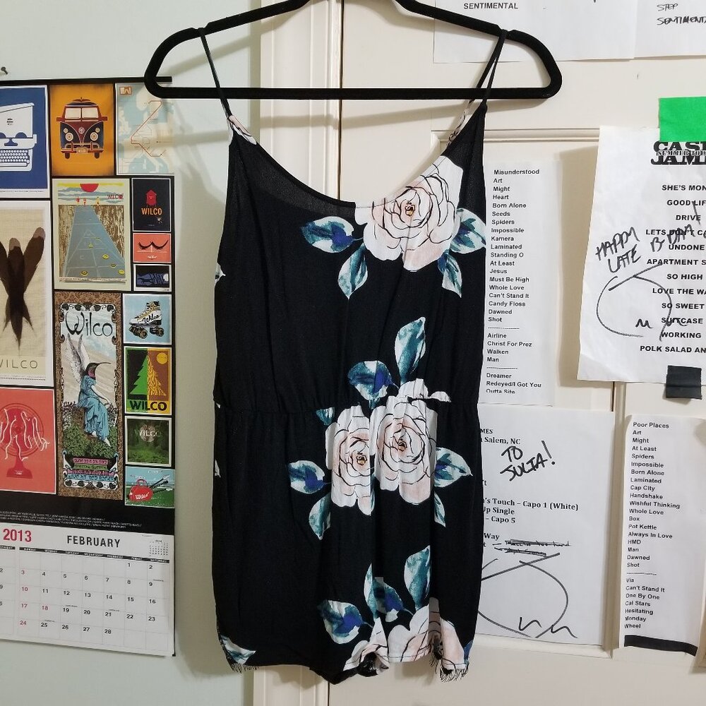 Kendall & Kylie romper Small sleeveless floral print lace embellished